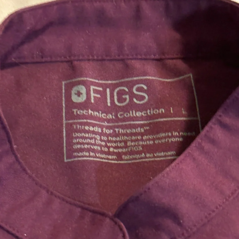 Deep Plum Scrub Set | Rafaela Top + Zamora Jogger | Size L | EUC | PO 4229 & 450 - Picture 3 of 7